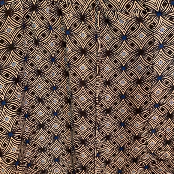 Violet & Claire blue long sleeve blouse with button cuffs. - Picture 2 of 4